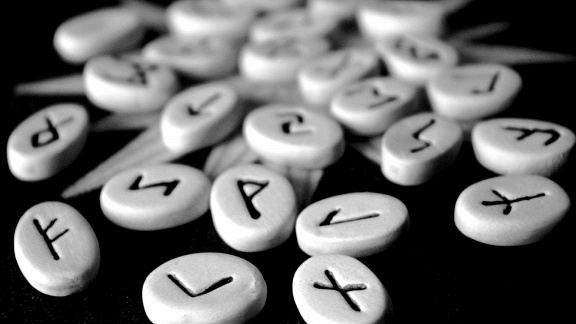 «Руническая защита от коронавируса» - Василий Попов