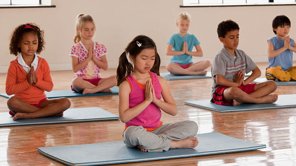 «Детская йога» - Наташа Сведовая